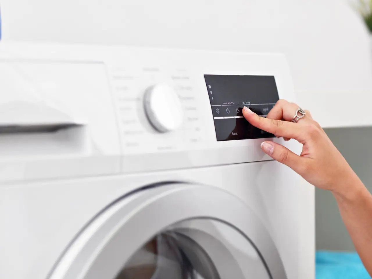 Cosa significa il simbolo del ferro da stiro sulla lavatrice? Lo usano in pochi ma è utilissimo